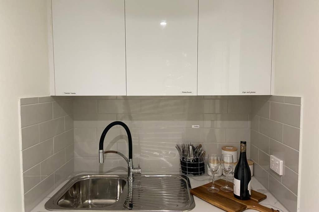 10A Brunswick Living Studio Close To Apt And Cbd Free Wifi Tram At Doorstep Melbourne Exterior foto